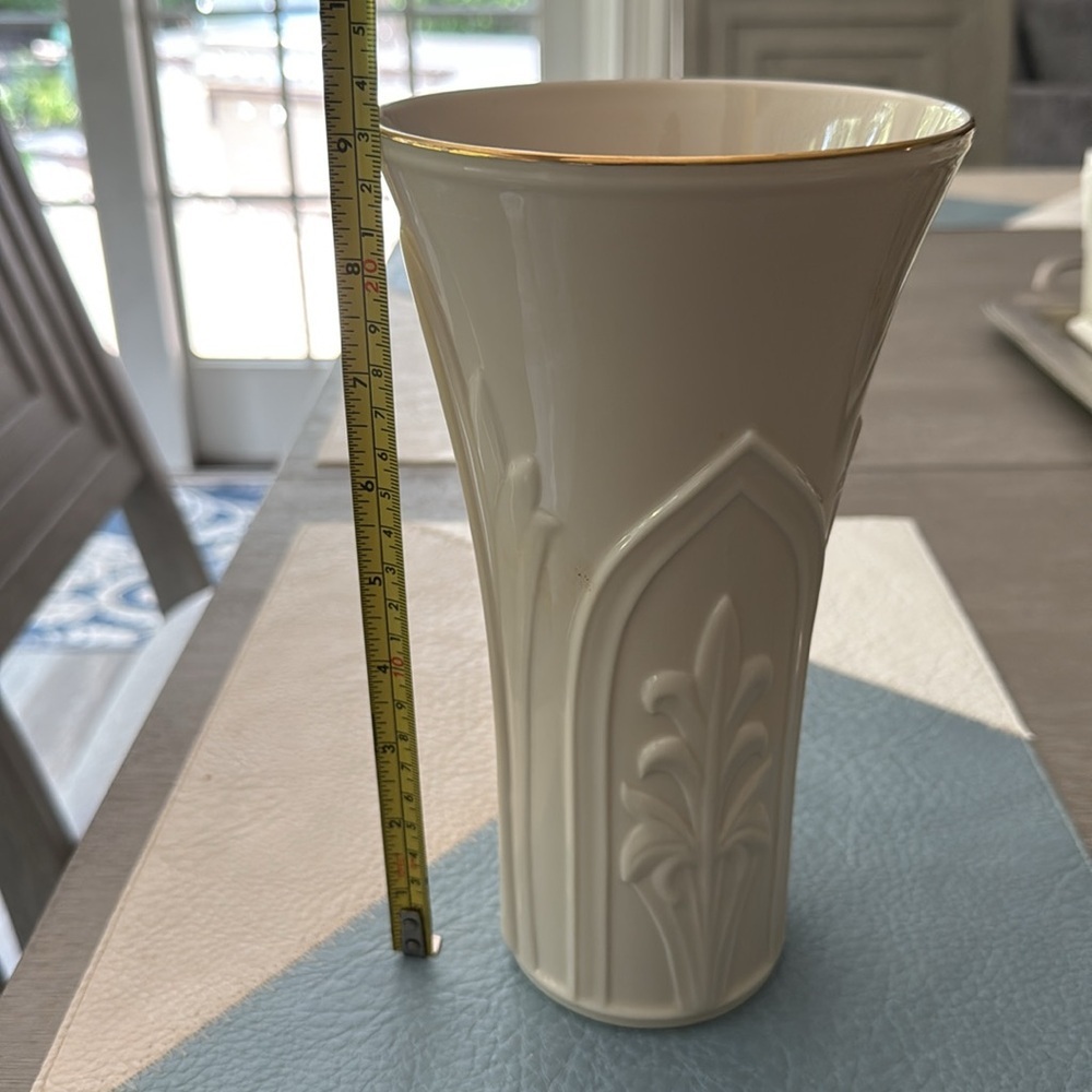 Lenox Vase - Picture 4 of 6